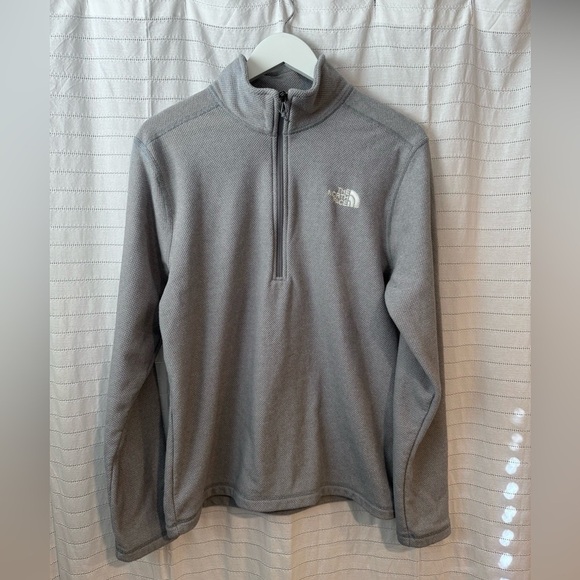 The North Face Men's/Unixex Gray Half Zip Fleece Sweater Size Medium - Picture 2 of 6